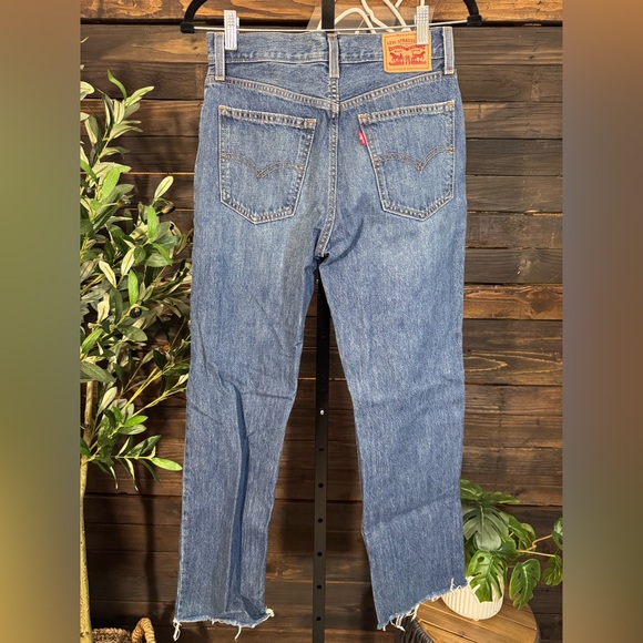 Levi’s Low Pro Straight Leg Jean - Picture 3 of 3